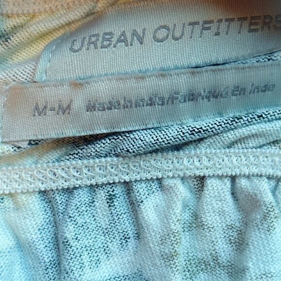 Urban Outfitters Floral Ruffle Tie Back Crop Top Size Medium - Picture 5 of 7